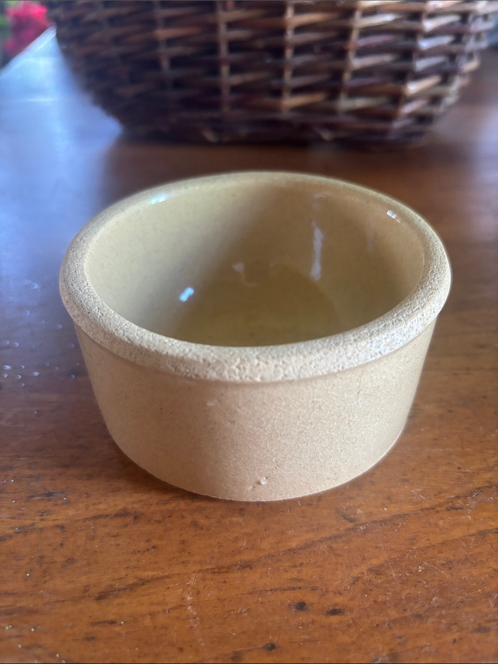 Vintage Robinson Ransbottom Roseville, Ohio glazed stoneware 4” round tan/beige